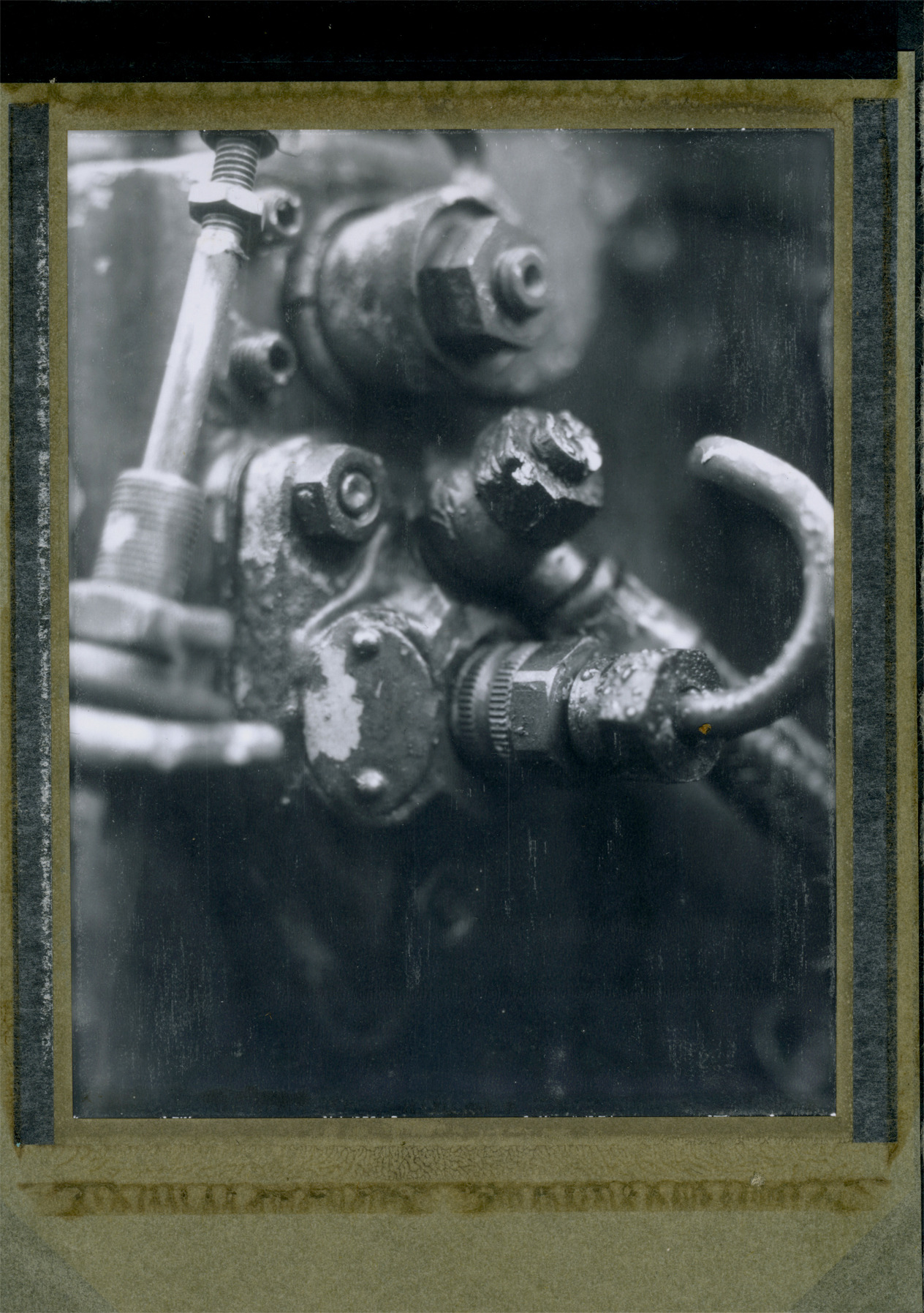 welcome to the machine
Camera: Arca 4x5, with Optics from Polaroid 600SE, Film: Polaroid 55, scanned positive.
Available Light.