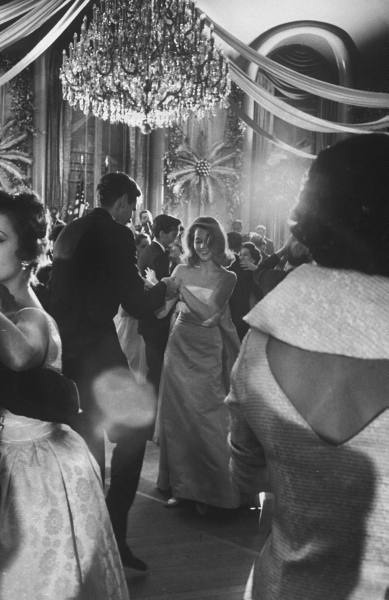 thenewmanhattanite:Jane Fonda dancing at a charity ball at the Waldorf Astoria, November, 1958. Anot