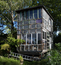 cabinporn:  A salvaged window house in Christiania,