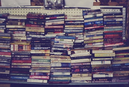 daliandotherdrugs:  books on books on books 