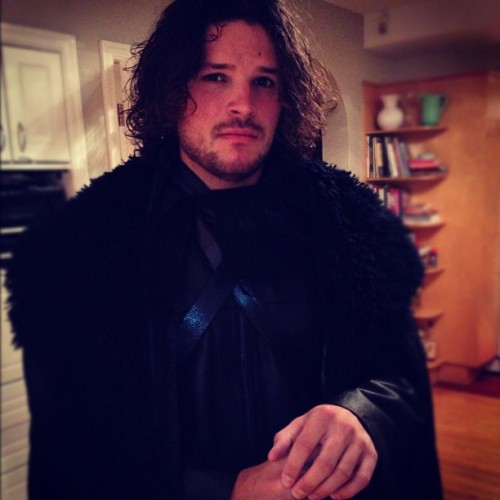 homoeroticismforthewin:wickedwitchoftheeastcollins:teacuphumans:Jon Snow, is that you? My buddy NAIL