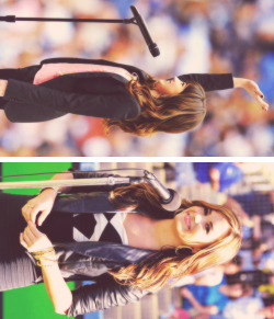 maravilhanaervilha:   2008 → 2012 Demi singing the National Anthem