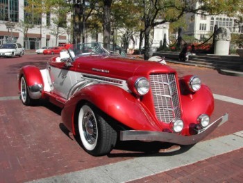 tuttibene:  Auburn speedster… A dream car… 