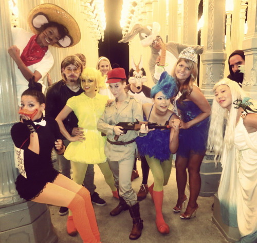 felldowntherabbithole:Halloween festivities included an epic scavenger hunt & lot’s of Looney Tu