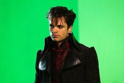 quelarie:  Sebastian Stan as the Mad Hatter behind the scenes of OUAT 2x05 