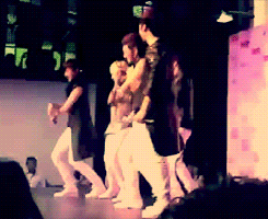 sophiavee-blog:  ♕ Result = MC can’t handle it.   