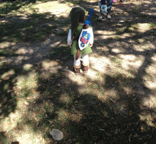 girlwalter:  my daughter’s halloween costume for her first time trick or treating. 