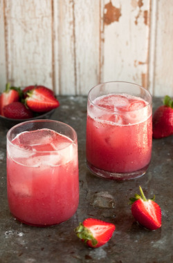 Gastrogirl:  Strawberry Cocktail With Coconut Water. 