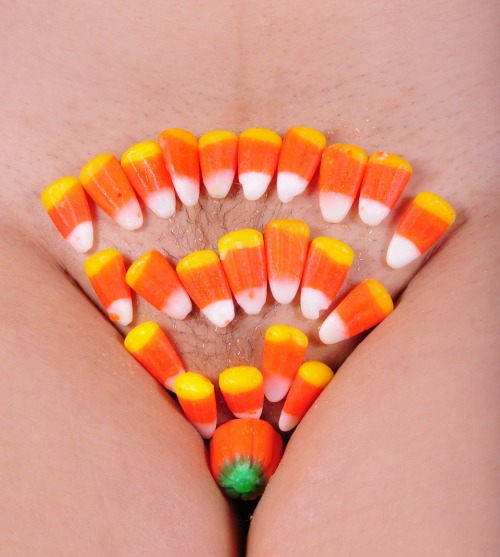 belowthedarknightsky:  hairyandnude:  Halloween is never over.  Have I ever mentioned by intense love for candy corn? -M