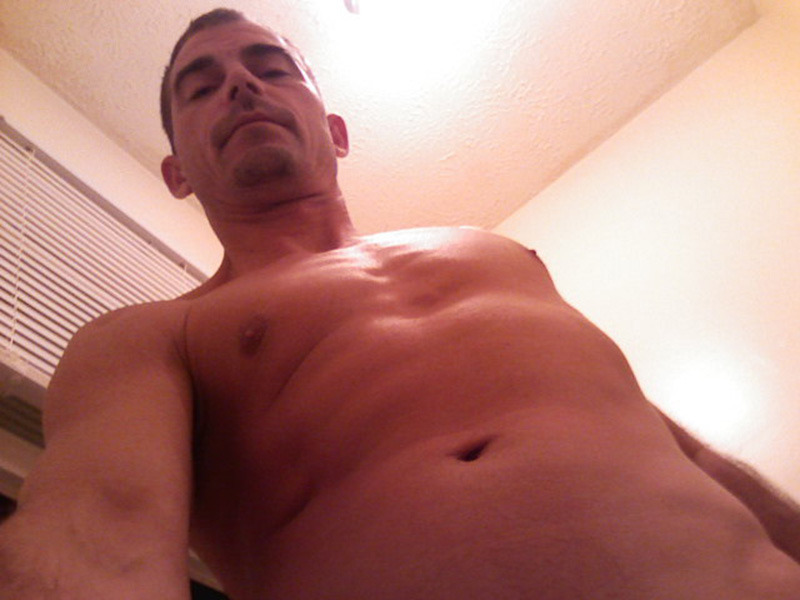 thecircumcisedmaleobsession:  36 year old straight guy from Fort Worth, TX I’d