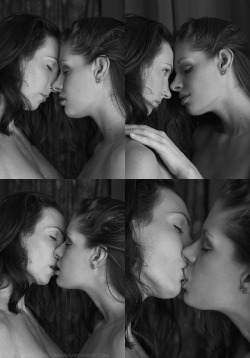 Lesbiansilk:  Wenona And Michelle The Kiss By *Photoscot