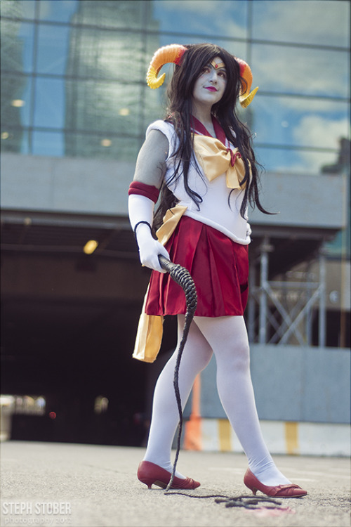 skwinkography:  Sailor Aries.New York Comic Con 2012 Aradia | Photographer More photo
