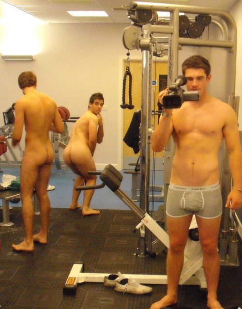 Sex hornyaussieboy:  That gym is gonna get weird pictures