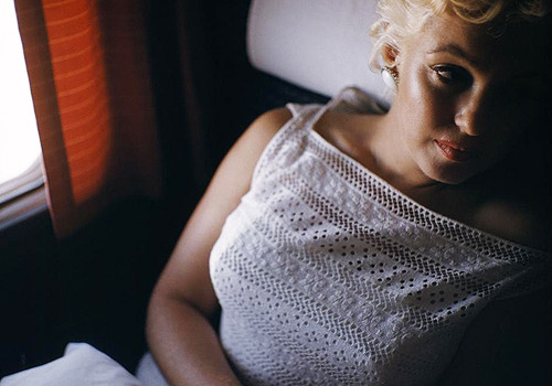 ihideinmymusic:avagardner:Marilyn Monroe on her way to Bement, photographed by Eve Arnold, 1955.Thes