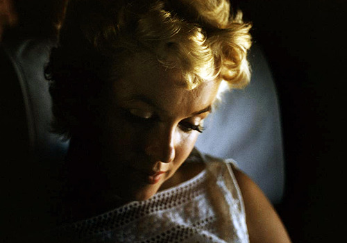 ihideinmymusic:avagardner:Marilyn Monroe on her way to Bement, photographed by Eve Arnold, 1955.Thes