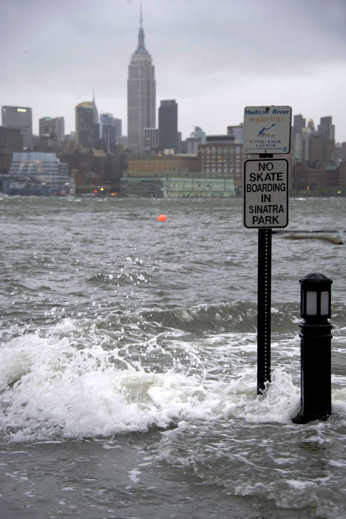 bayronortiz:  hiphoplaboratory:  The Hudson River swells and rises over the banks