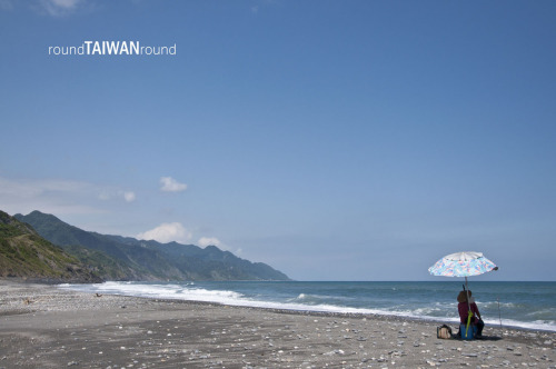 Niushan Huting   Niushan Huting (牛山呼庭) is a private spot along East Coast line of Taiwan. It’s about