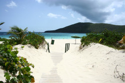 dakkita:  Entrance to Flamenco Beach on Flickr. I miss Culebra Island T____T 