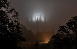 kirikoukiri:  Ely Cathedral in autumnal mist by SharpeImages.co.uk on Flickr. 