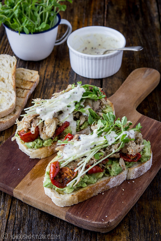 origami-dolls:  Chicken &amp; Avocado Sandwich with Snow Pea Sprouts and Semi-Dried
