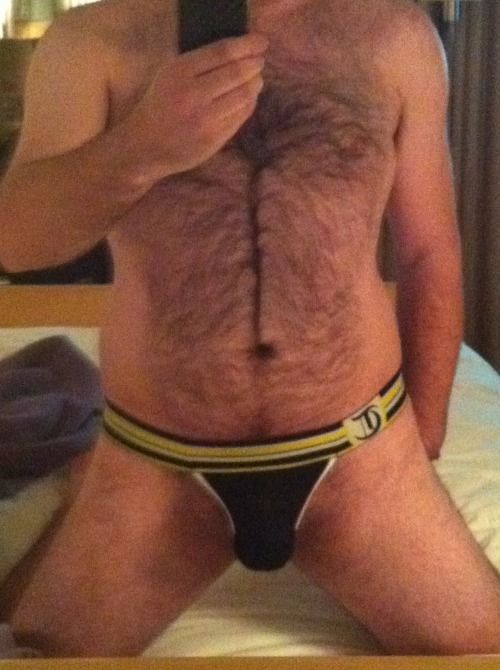 hairylicious:  YUMMY! A hot submission from a follower, thanks! please come sit on my face  YUM