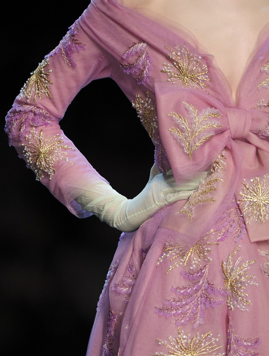 monsieur-j:  Dior Couture S/S 2011 Runway Details 