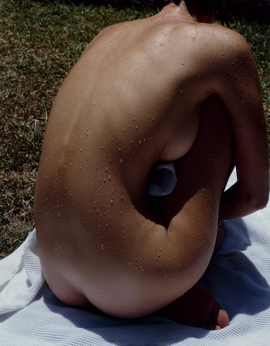 fraspi:  More awesome images here: Chicks and Babes and here: Pure awesomeness
