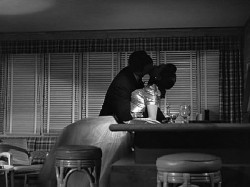 vampdreaminginhollywood:  Mildred Pierce (1945) 