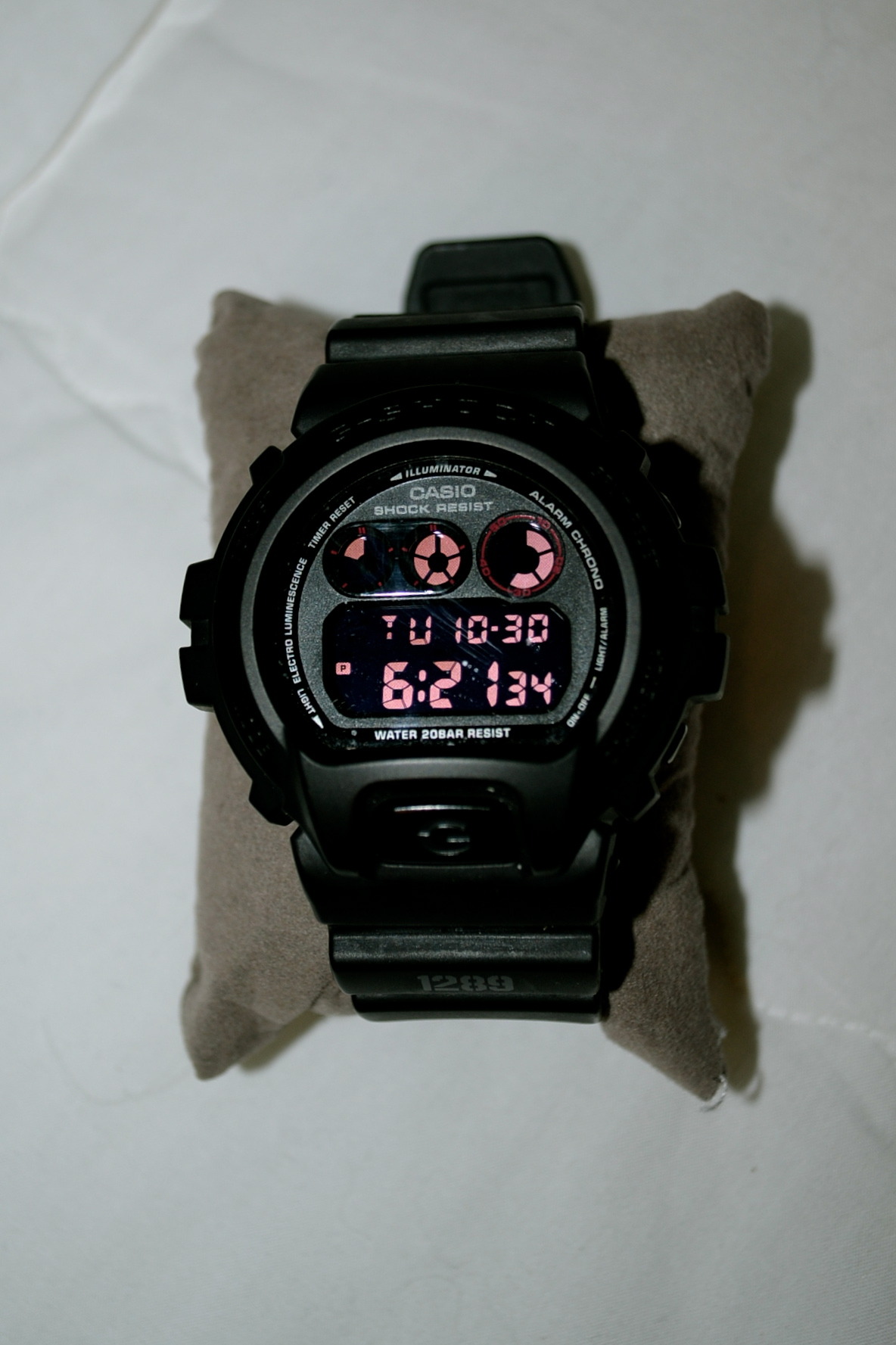 G-Shock // DW-6900 Matte Black Series
This is a watch my sister got me for my 19th birthday. I really really love matte finish on just about anything and when I first saw this watch I knew I had to get it. I know most people HATE G-Shocks and digital...