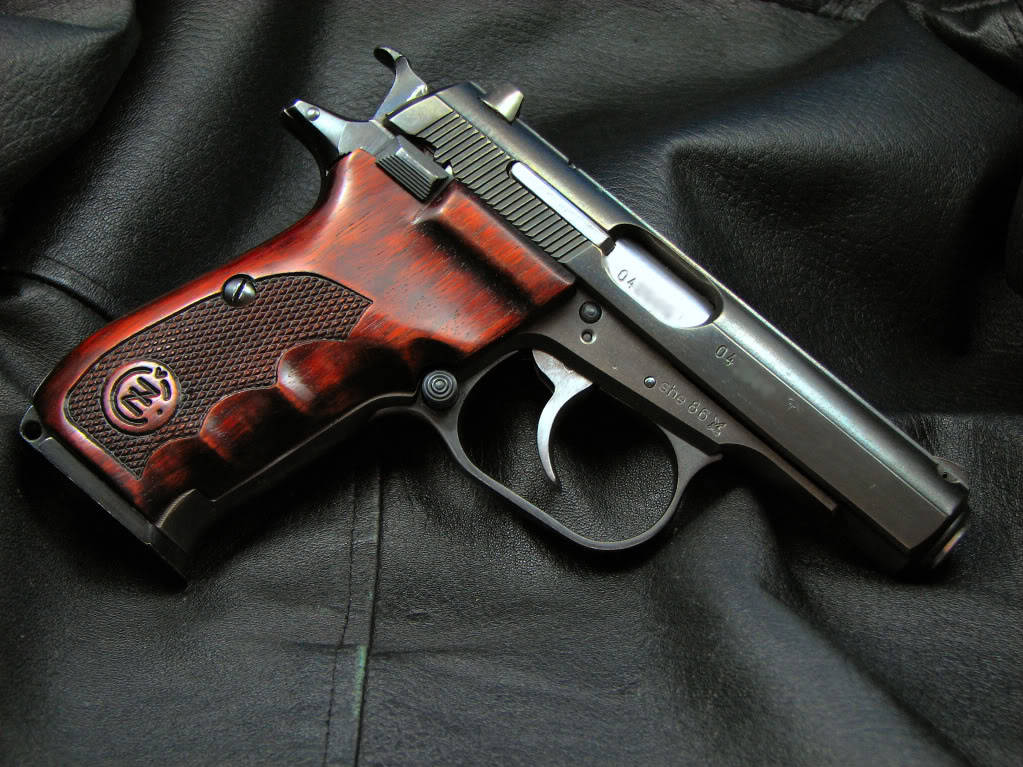 thegunblog:  sturmgewehrr:  thereisnogodandwearehisprophets:  Refinished CZ 82  CZ