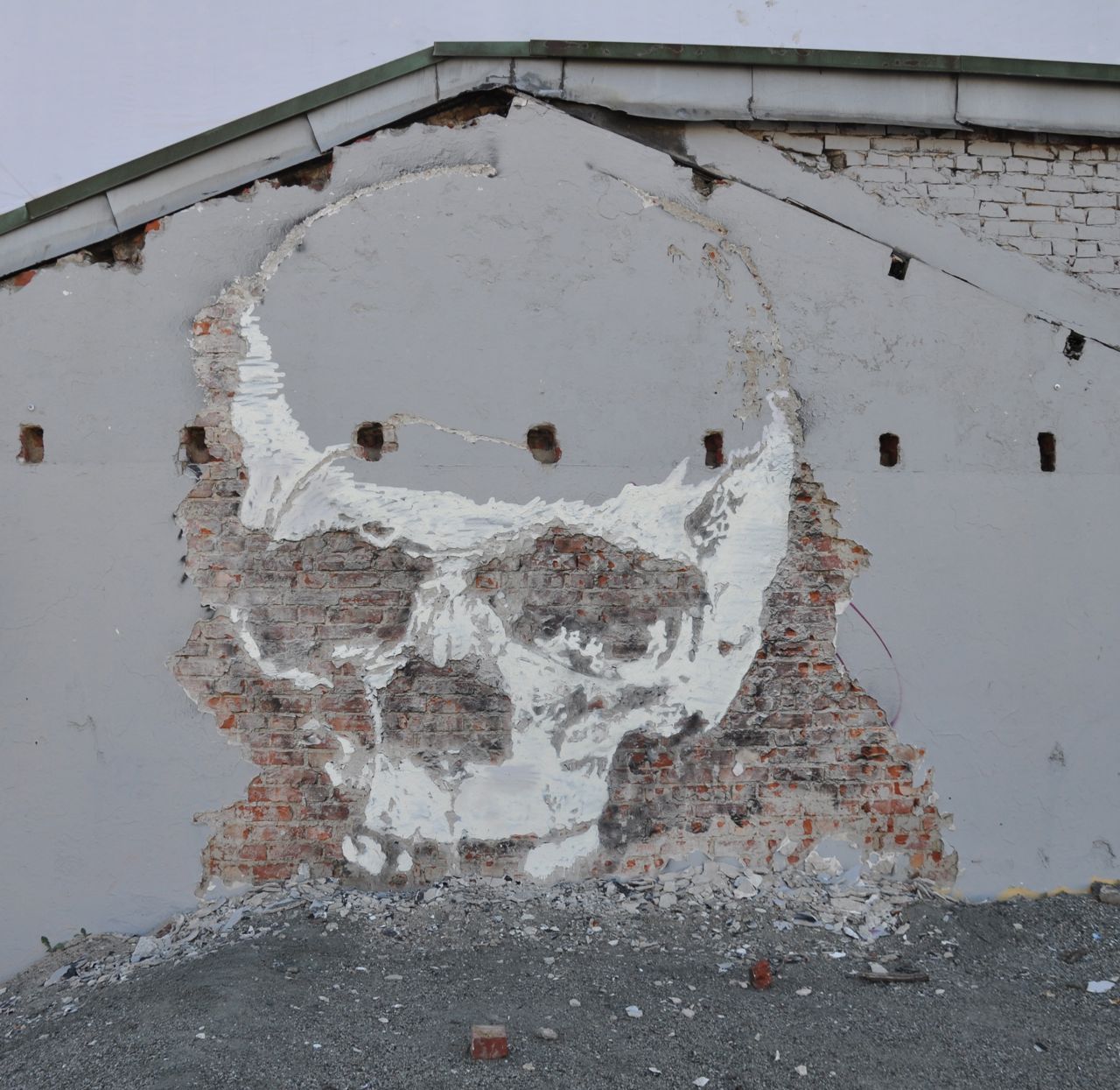 victimize:  Vhils 