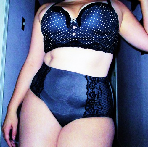 fuckyeahgrannypanties:  just for you!  i want these panties