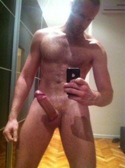 hot-naked-male-self-pics:  Toned, hairy stud,
