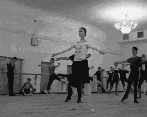 ballet-is-my-thing:  vendeurderevee:  Omg you kidding me?  Why can’t I do this.