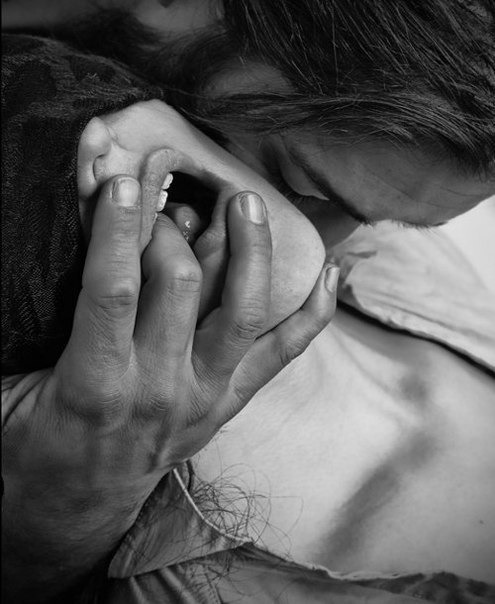 pandorassboxofpotionss:  I had to touch you with my hands, I had to taste you with my tongue; one can’t love and do nothing. - Graham Greene, The End of the Affair   