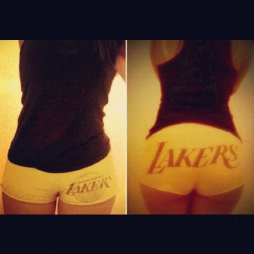 la-dreamin:  Win or lose, I be reppin all dayy. #finally #Lakerseason #LALakers  hotty!