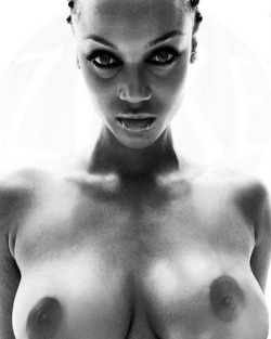 nakedcelebrity:  Tyra Banks