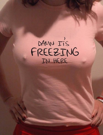 brainoffline:  Shirt  ノーブラポチ乳首　#braless　#ノーブラ
