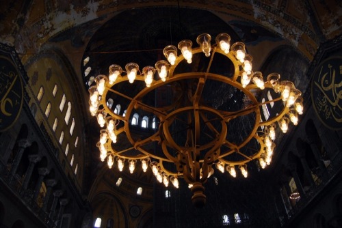 ancient-serpent:Chandelier inside the Hagia Sofia, Istanbul, Turkey