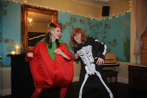 Dancing Tomato & Skeleton