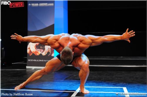 selsableetvanille:   Peter Molnar guest posing at FIBO Power 2012 - ½ 