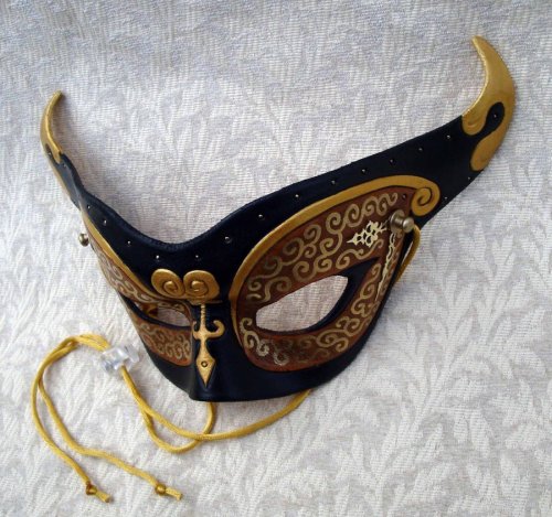 seraphica:  The stunning maskwork of merimask. 