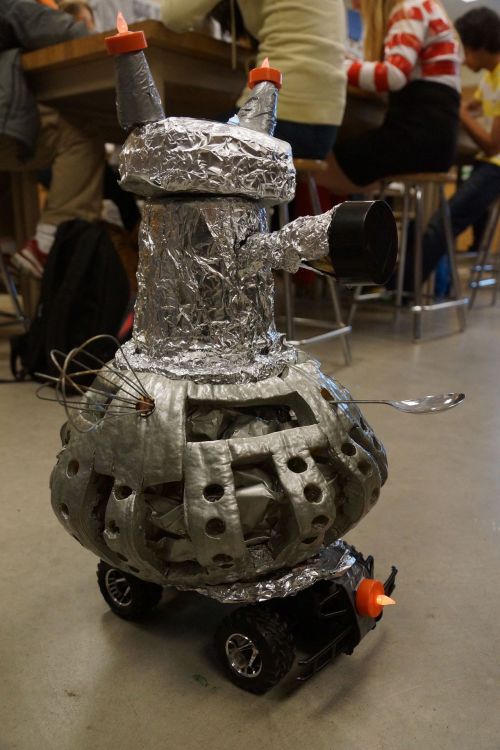 My grade 9 homeroom class won our school’s pumpkin carving competition with this motorized Dal