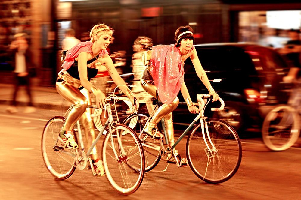delightfulcycles:  Happy Halloween (by kirstiecat) 
