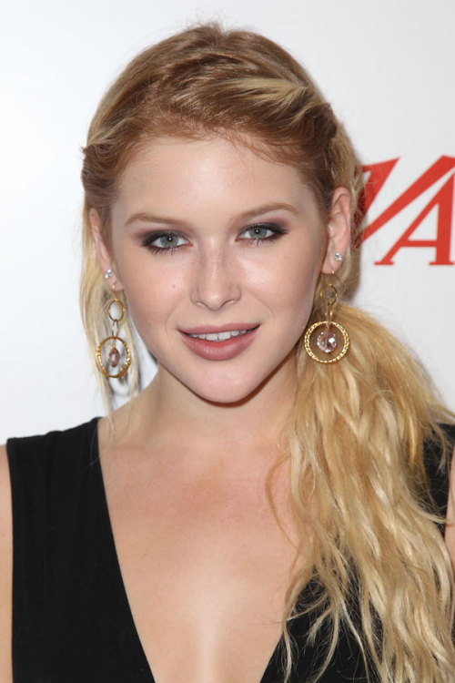 teenvogue:  23-year-old actress Renee Olstead opens up about the end of The Secret Life of the American Teenager and her upcoming world tour. Get the scoop here »