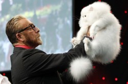 bootylicious-buggy:   allerzfish:  stardusted:  anluan:  allcreatures:  allcreatures:  A judge inspects a Persian cat during the World Cat Show in Zagreb, Croatia.  Antonio Bronic / Reuters (via Washington Post)  *A Persian cat inspects a judge during