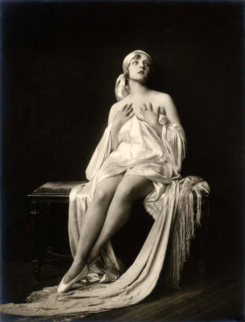 Tamara Geva performing in the musical Whoopee (1928-1929).Geva (Russian, 1907-1997) toured with husb