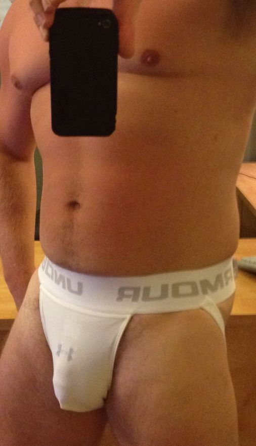 holyshitlookwhoijustfucked:  very hot jocked stud.  very fit, very str8/curious