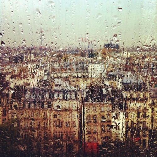 The Floating Loft, Rainy day in Paris.