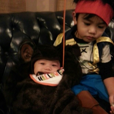 Nephew and Godson trick or treating in south pasadena. #monkey #pirate #halloween @jack_ees @meowry @swtlilyangl